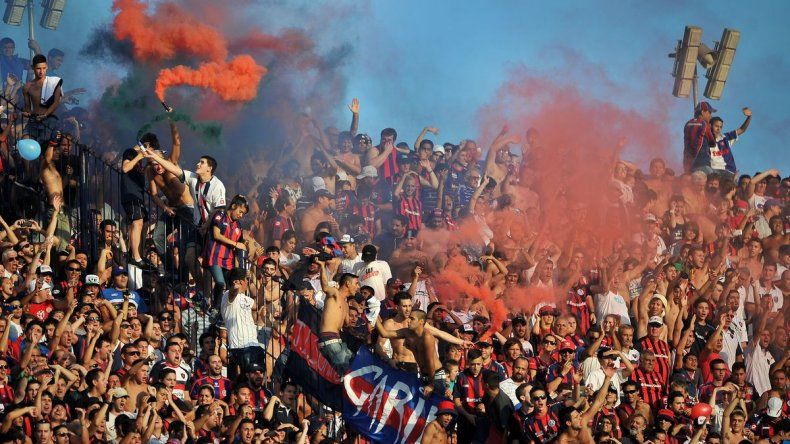Salud deberá evaluar los protocolos para el regreso de los hinchas a las canchas.