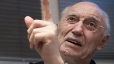 Cacho Fontana fue internado de urgencia en un hospital del barrio porteño de a Palermo.
