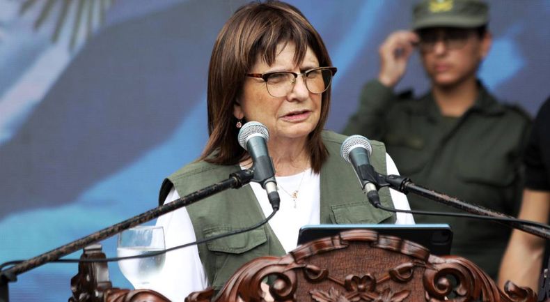 Patricia Bullrich: El objetivo es que haya orden y usen el paso legal