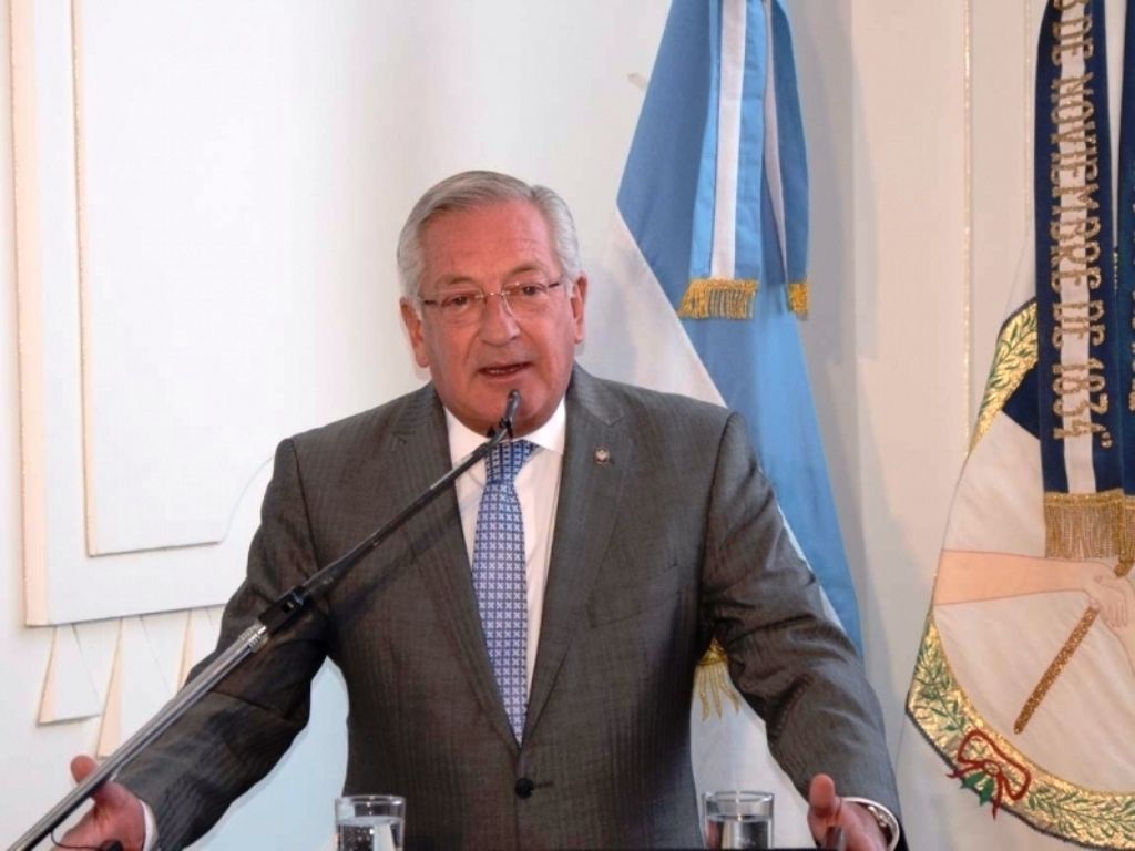 Dr. Eduardo Fellner