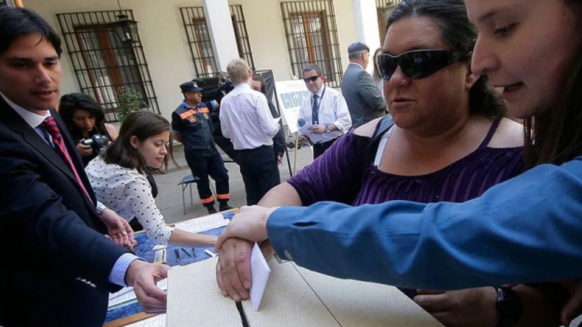 Elecciones 2025: cómo funcionará el voto asistido para personas con discapacidad