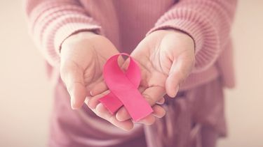 El “mes rosa” por el cáncer de mama: por qué se conmemora y qué necesitamos saber.