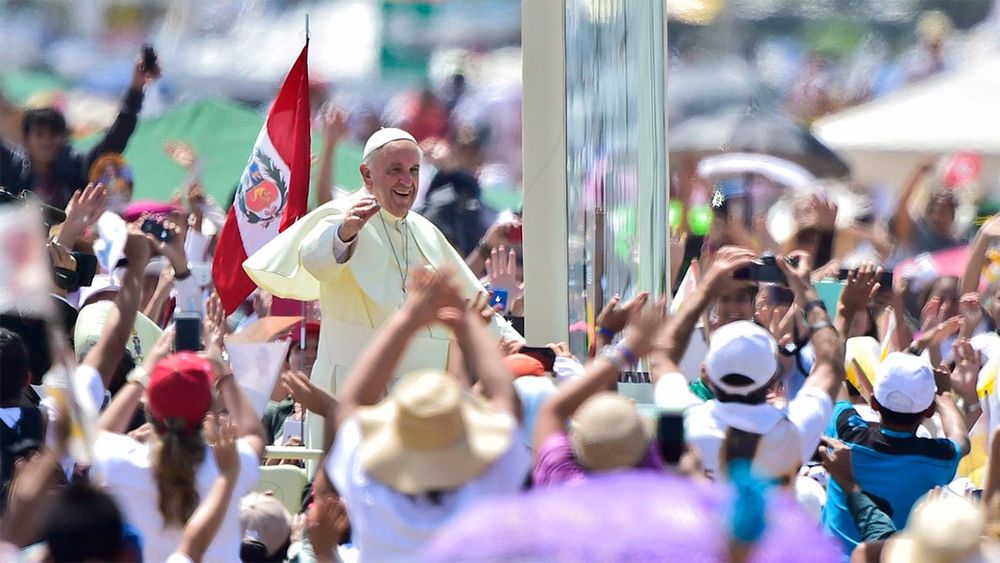 Mirá en vivo la última misa del Papa Francisco en Perú: esperan un millón de fieles en Lima