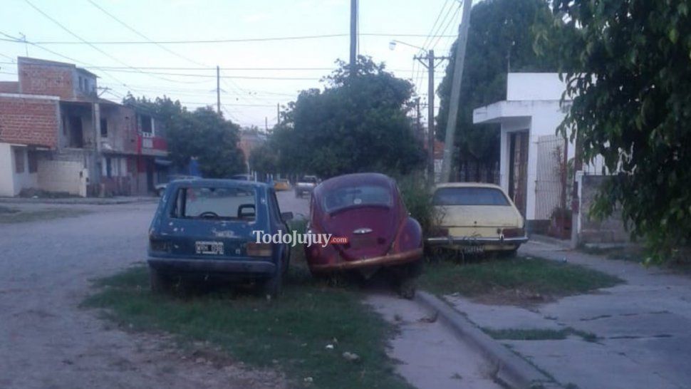 Autos abandonados, ratas y mal olor: condiciones en la que viven los vecinos de Malvinas