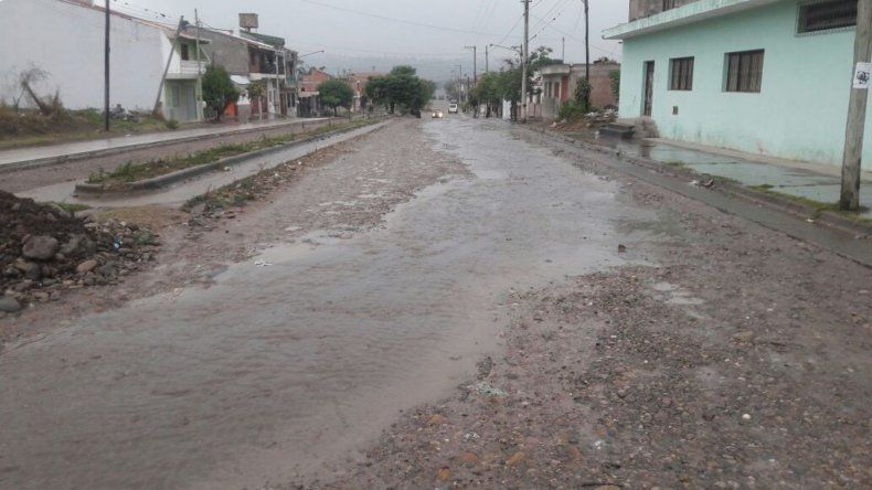 No me gusta Jujuy cuando llueve: cruzar las calles, una aventura con final incierto 