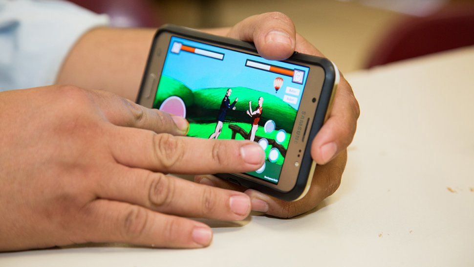 El uso de Smartphone en niños y la obesidad infantil crecen de la mano