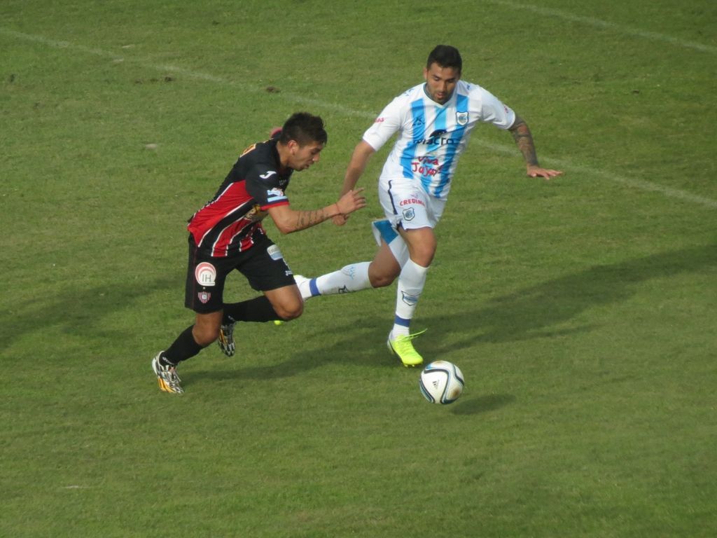 El Lobo venció a Chacarita