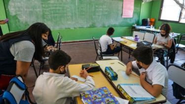 Exijen el pase sanitario a docentes de Jujuy.