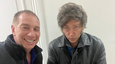 Diego Santilli junto a Javier Milei