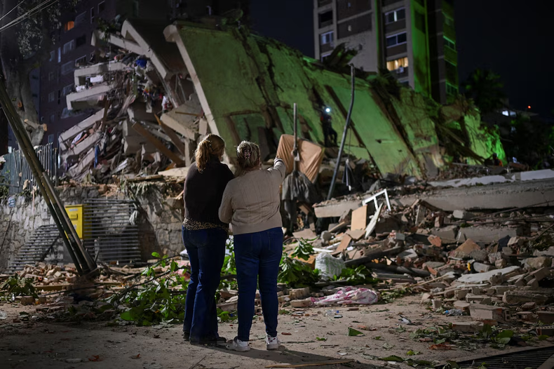 Funvisis reportó diez réplicas en Venezuela durante la madrugada del jueves tras los terremotos de magnitud 7,2 y 7,5. (REUTERS/Gaby Oraa)