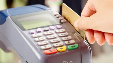 El dólar tarjeta se abarata ante la eliminación del Impuesto PAIS