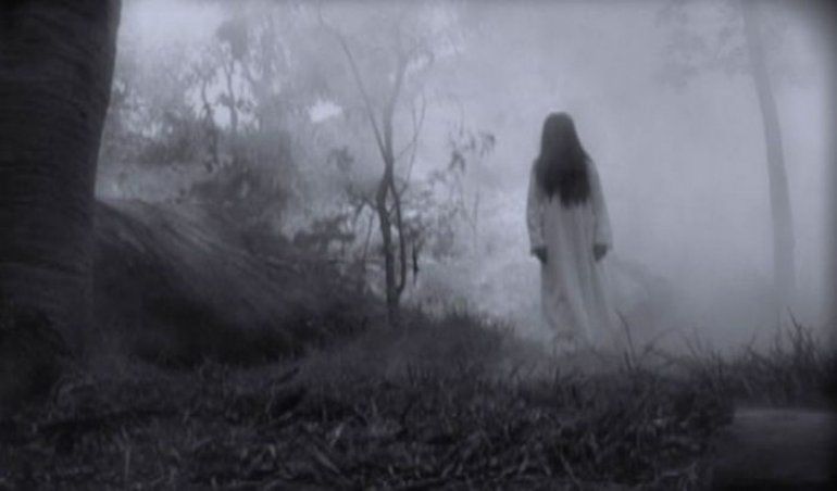 LA LLORONA.jpg