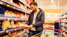 El Gobierno informó un acuerdo para conservar los precios de 1.500 productos de consumo escencial por 120 días.
