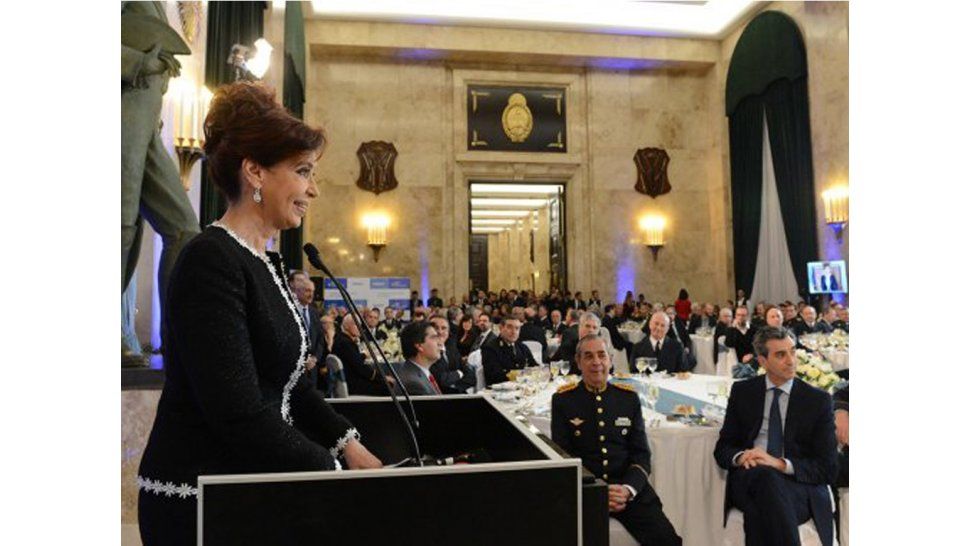 Tradicional cena con las Fuerzas Armadas