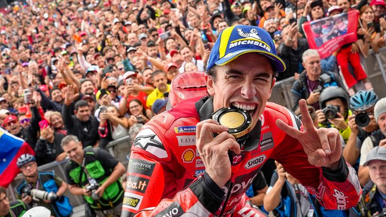 El ocho veces campeón del mundo logró en la clasificación la poleposition 96 de su carrera, seguido por su hermano menor, ambos con Ducati, el francés Zarco (Honda) y el italiano Bagnaia (Ducati).