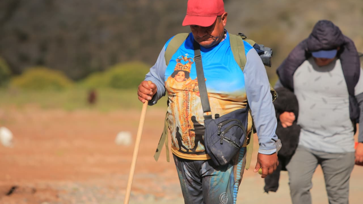 Fieles esperan la llegada de la Virgen de Punta Corral en Tumbaya Fieles esperan la llegada de la Virgen de Punta Corral en Tumbaya