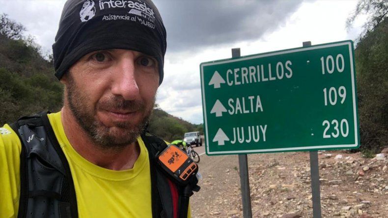 Hoy llega a Jujuy el hombre que corre de Ushuaia a Alaska para promover la lengua de señas