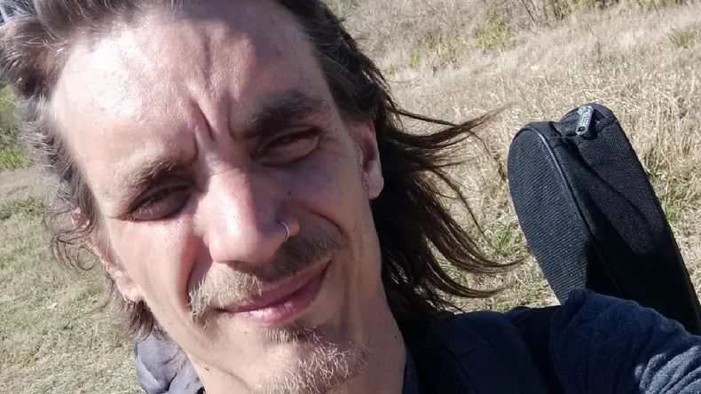 El sueño de Leandro: recorre Argentina en bicicleta y quiere llegar a Jujuy