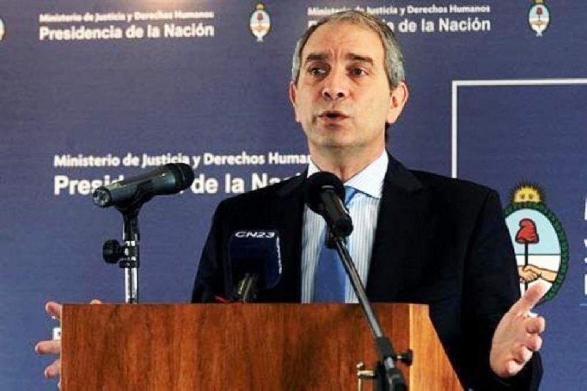 Ministro Alak