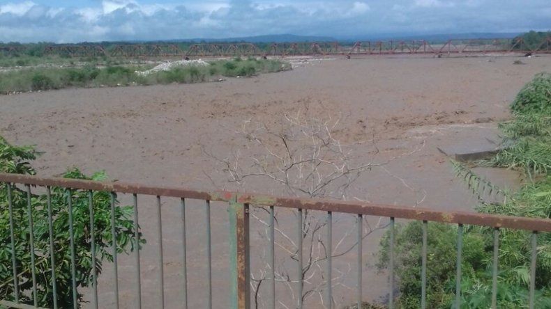 Fuerte temporal en Libertador  provocó cortes de ruta e inundaciones