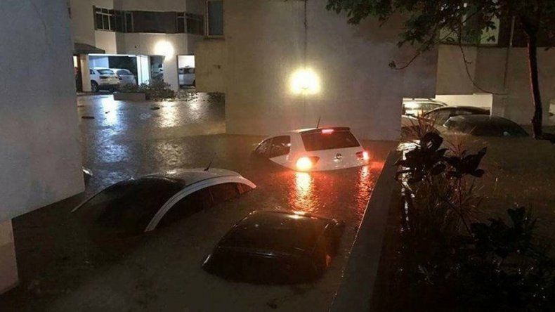 Un muerto y cientos de evacuados por fuertes lluvias en Florianópolis