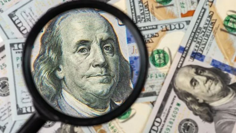 El dólar oficial subió y cortó mini racha bajista pese a las nuevas medidas del BCRA para contener la divisa.