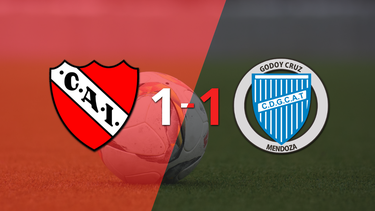 Godoy Cruz rescató un empate agónico frente a Independiente