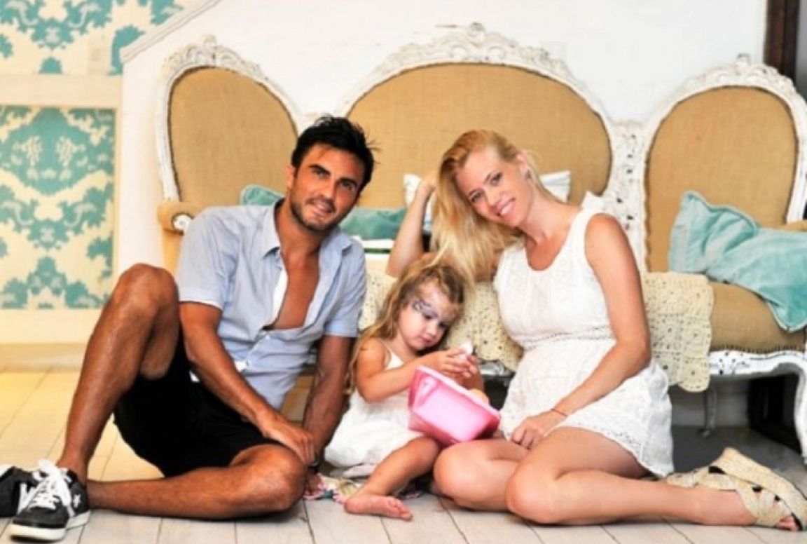 Alegra y sus papis