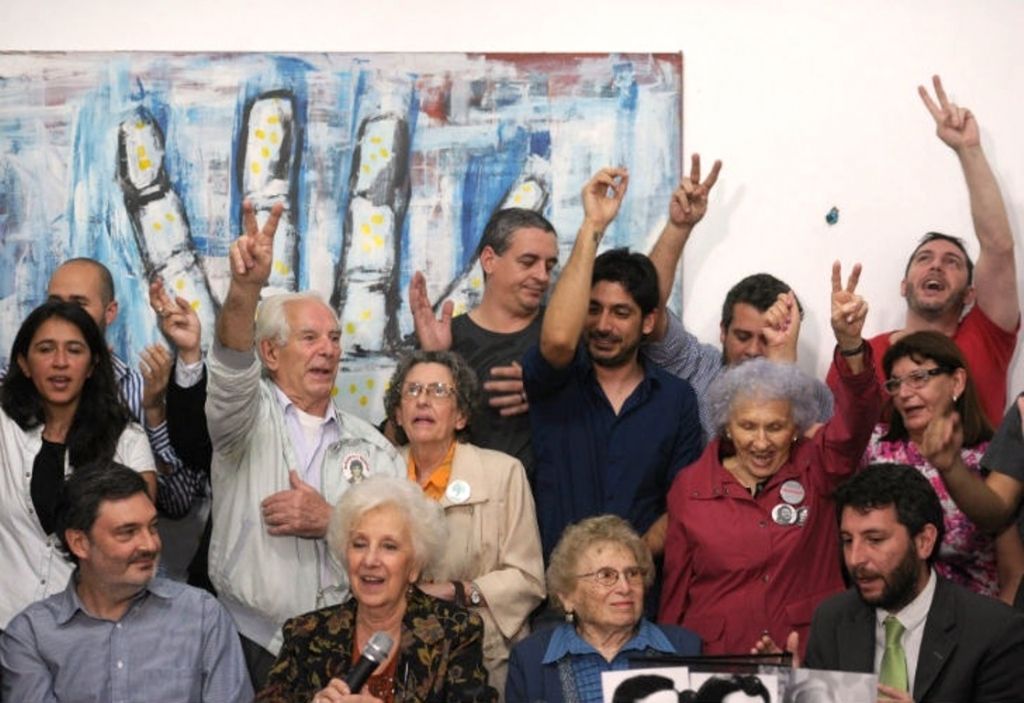 Abuelas de Plaza de Mayo