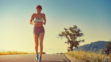 Caminar 10 mil pasos diarios a buen ritmo es clave para una vida saludable.&nbsp;
