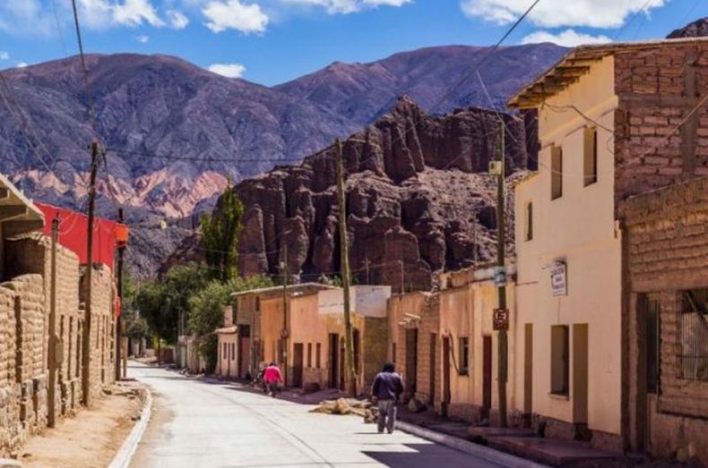 Ideal para una escapada, Maimará está situado a unos 77 km de San Salvador de Jujuy.