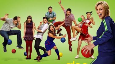 Glee prepara su regreso con una nueva versión a más de una década de su final.
