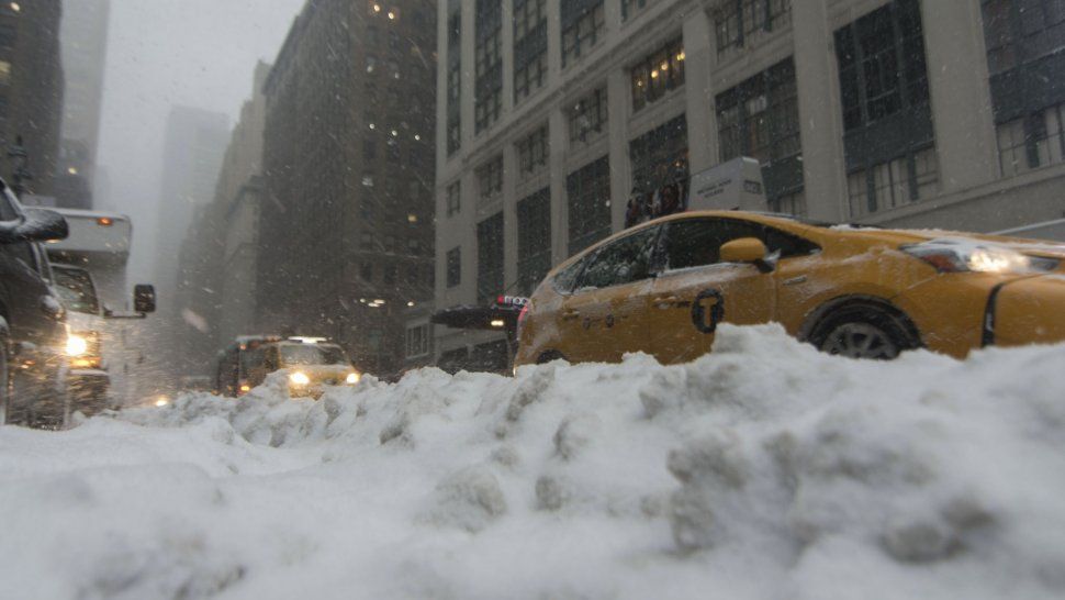 Nueva York está en emergencia y todo el país se prepara para el descenso de la temperatura