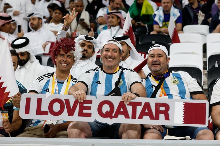Argentinos en el partido inaugural.