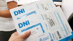 Hay alrededor de 1500 DNI para retirar del Registro Civil - Imagen alusiva