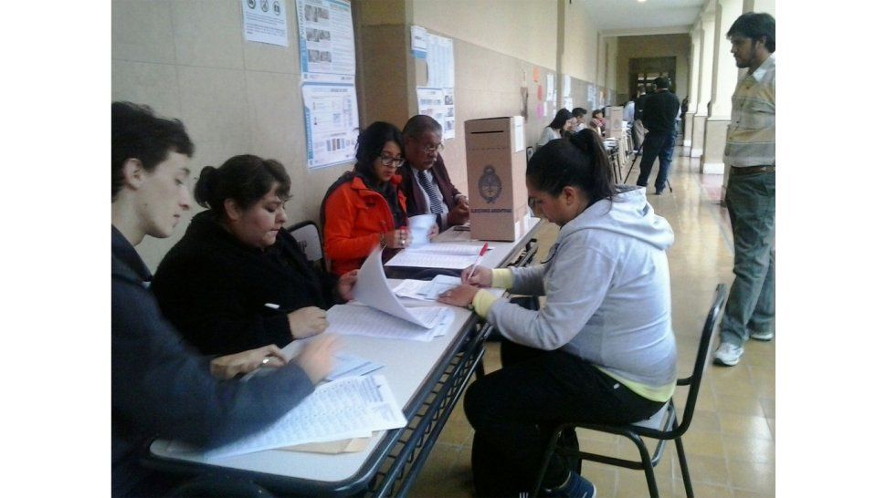 Primeros votos en la Escuela Normal