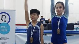 Maia Nallar y Elian Alurralde lograron el 1° puesto en la categoría infantil de gimnasia de trampolín en los Juegos Evita.