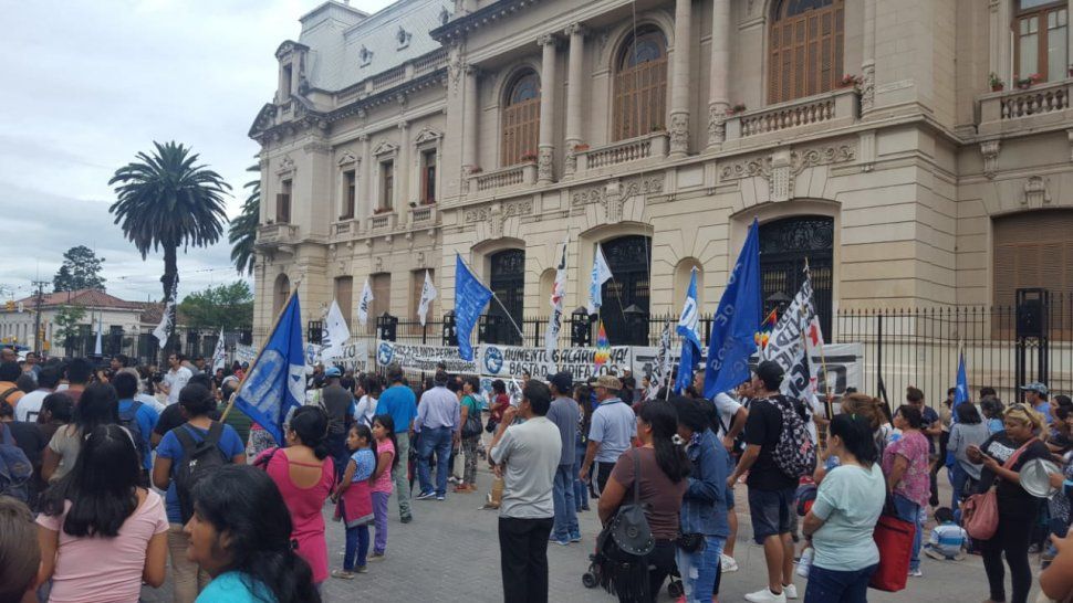 Llamamos a la desobediencia civil: Nuevamente marcharon en contra de los tarifazos
