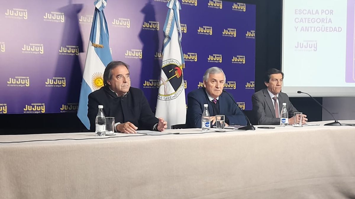 Gerardo Morales y Carlos Sadir en conferencia
