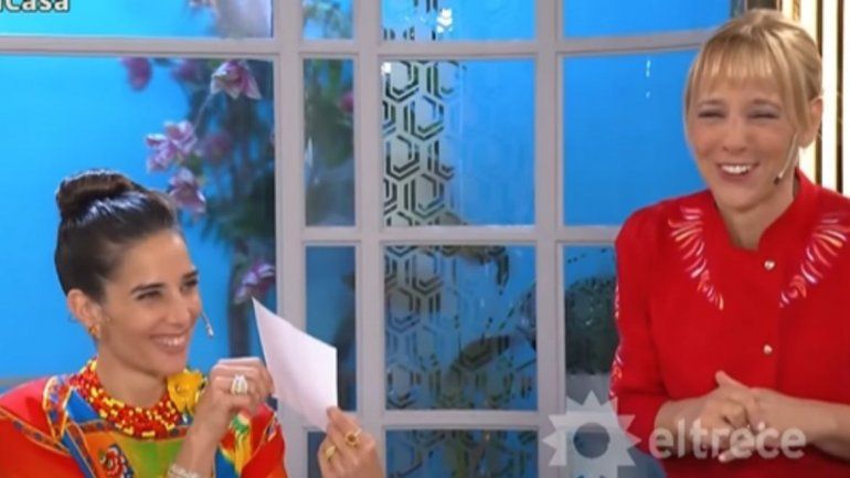 Juana Viale junto a la cocinera Jimena Monteverde 