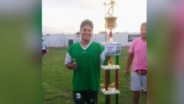 Ernesto Tolaba, juega de lateral por la izquierda o por la derecha.