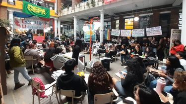 Estudiantes de Humanidades tomaron la facultad este miércoles
