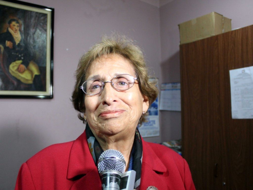 Prof. Gladys Sivila