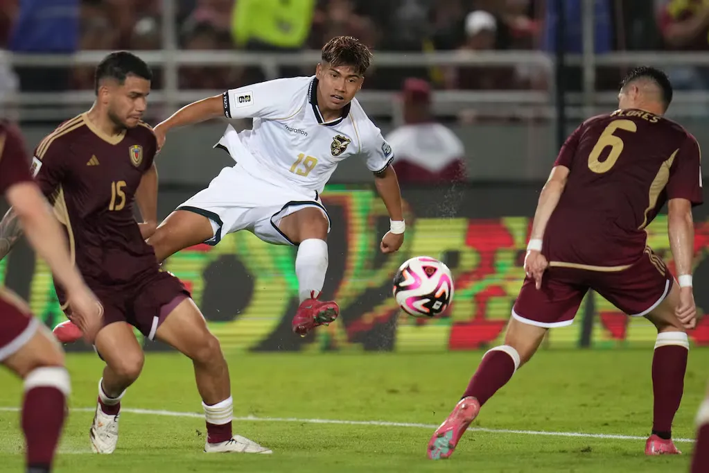 la seleccion de bolivia quedo retenida en venezuela
