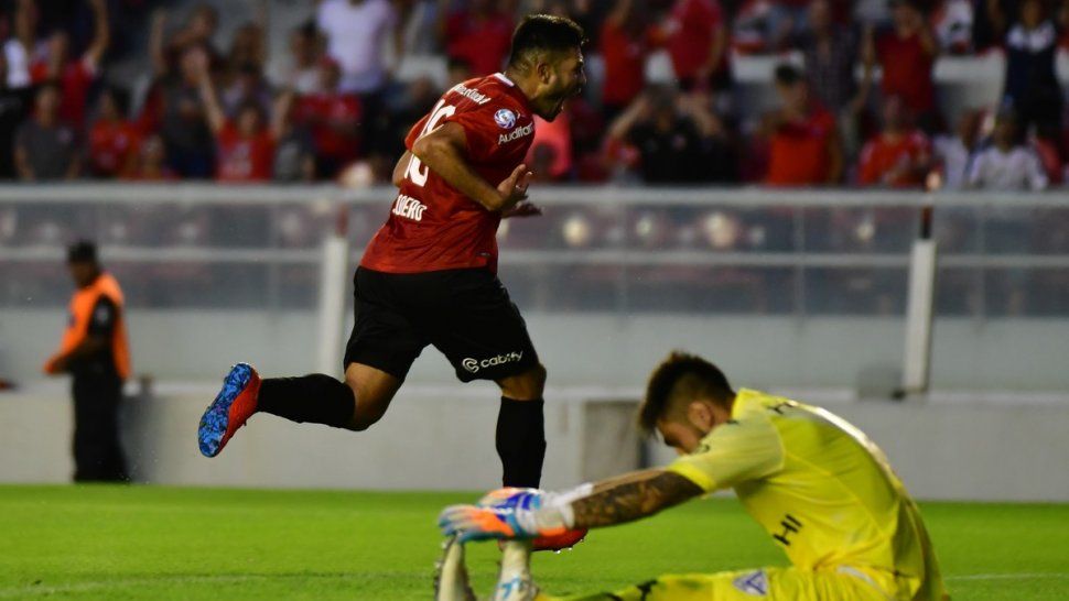 independiente reacciono y se lo dio vuelta a velez y suena con la copa      