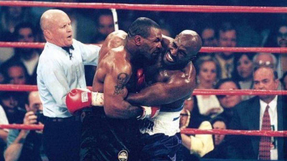 Combate histórico entre Mike Tyson y Evander Holyfield, dos peso pesado
