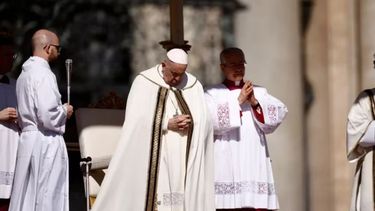 Francisco presidió la misa del domingo de Pascuas en el Vaticano