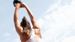 Cuántas veces por semana conviene entrenar fuerza para ganar músculo y evitar lesiones.