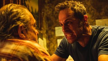 La película Viejos puede disfrutarse en la plataforma de streaming de Amazon Prime Video.