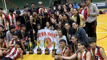 Ciudad deNieva se destacó en el Copa Triangulo del Sur de vóley en Bolivia
